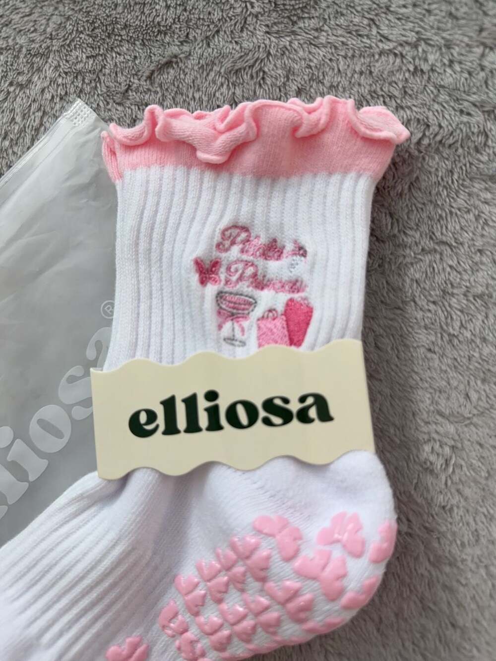 Elliosa Ruffle Grip Socks for Pilates - Picture 2 of 4